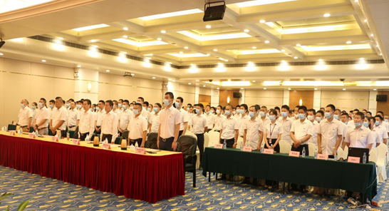 （全体与会人员共唱国歌）